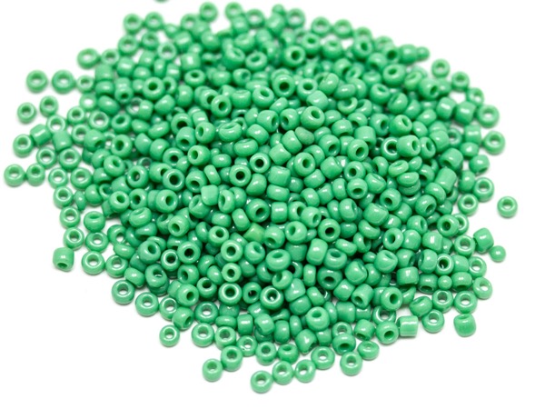 Бисер зеленый 2 мм. 10 г